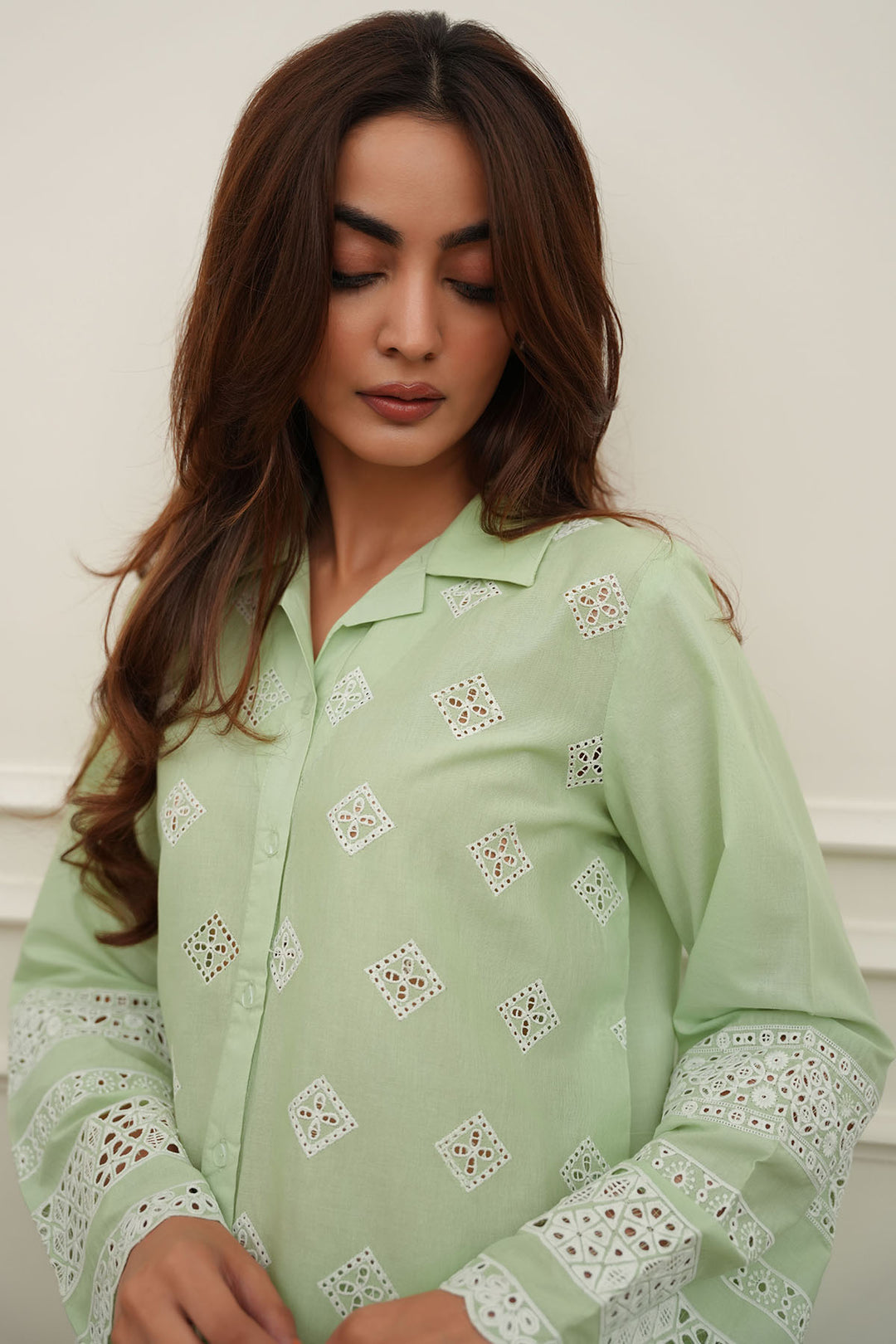 5659-CELINE EMBROIDERED CAMBRIC STITCHED