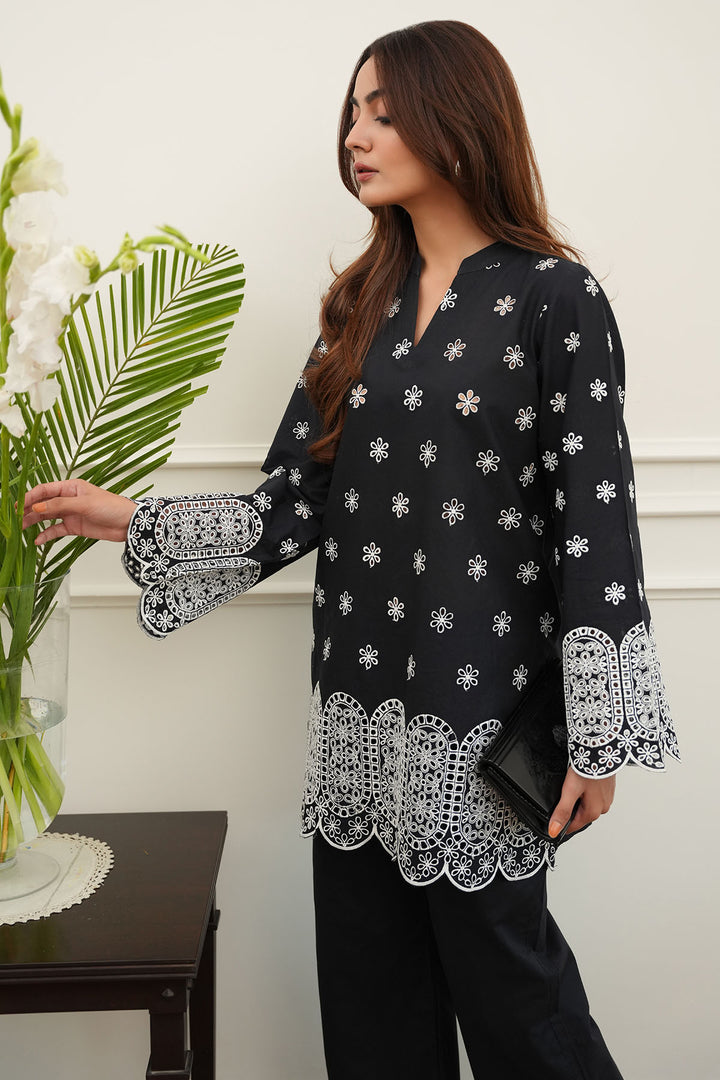 5662-CAREY EMBROIDERED CAMBRIC STITCHED