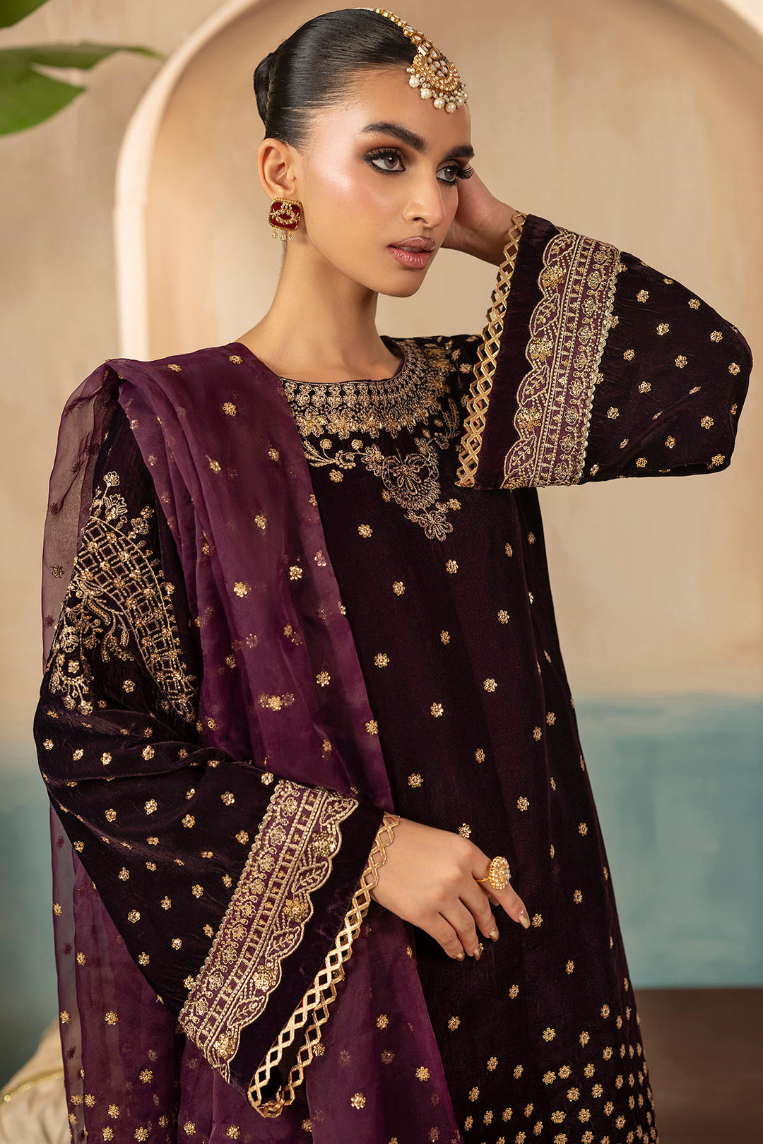 5668-CORAL EMBROIDERED VELVET STITCHED