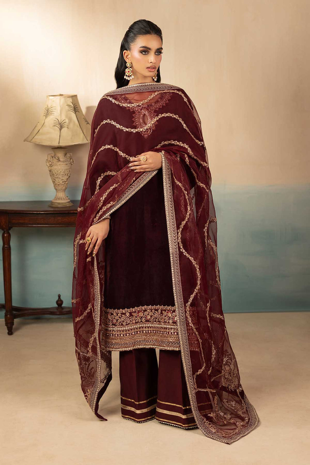 5672-ELSIE EMBROIDERED VELVET UNSTITCHED