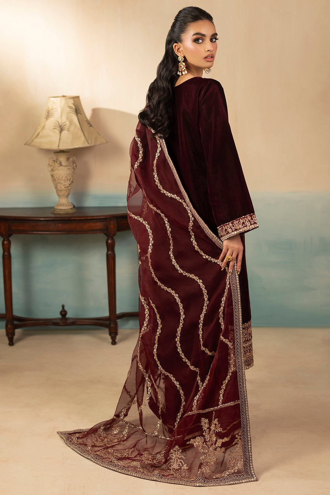 5672-ELSIE EMBROIDERED VELVET UNSTITCHED