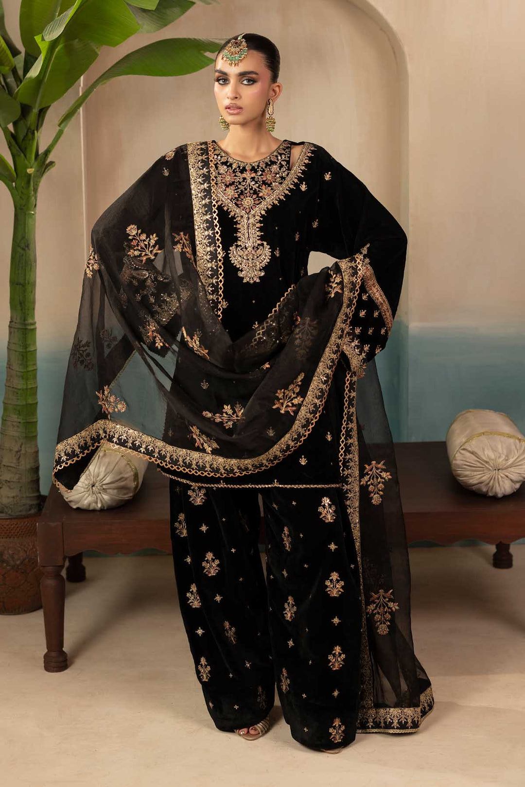 5674-MIRA EMBROIDERED VELVET UNSTITCHED