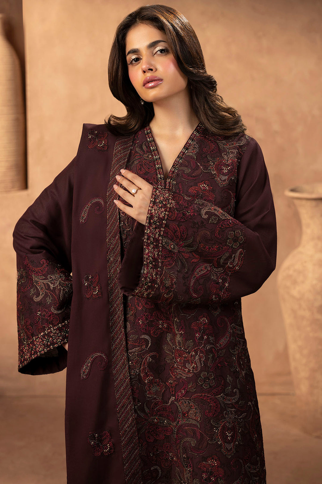5681-GLADE EMBROIDERED KHADDAR STITCHED