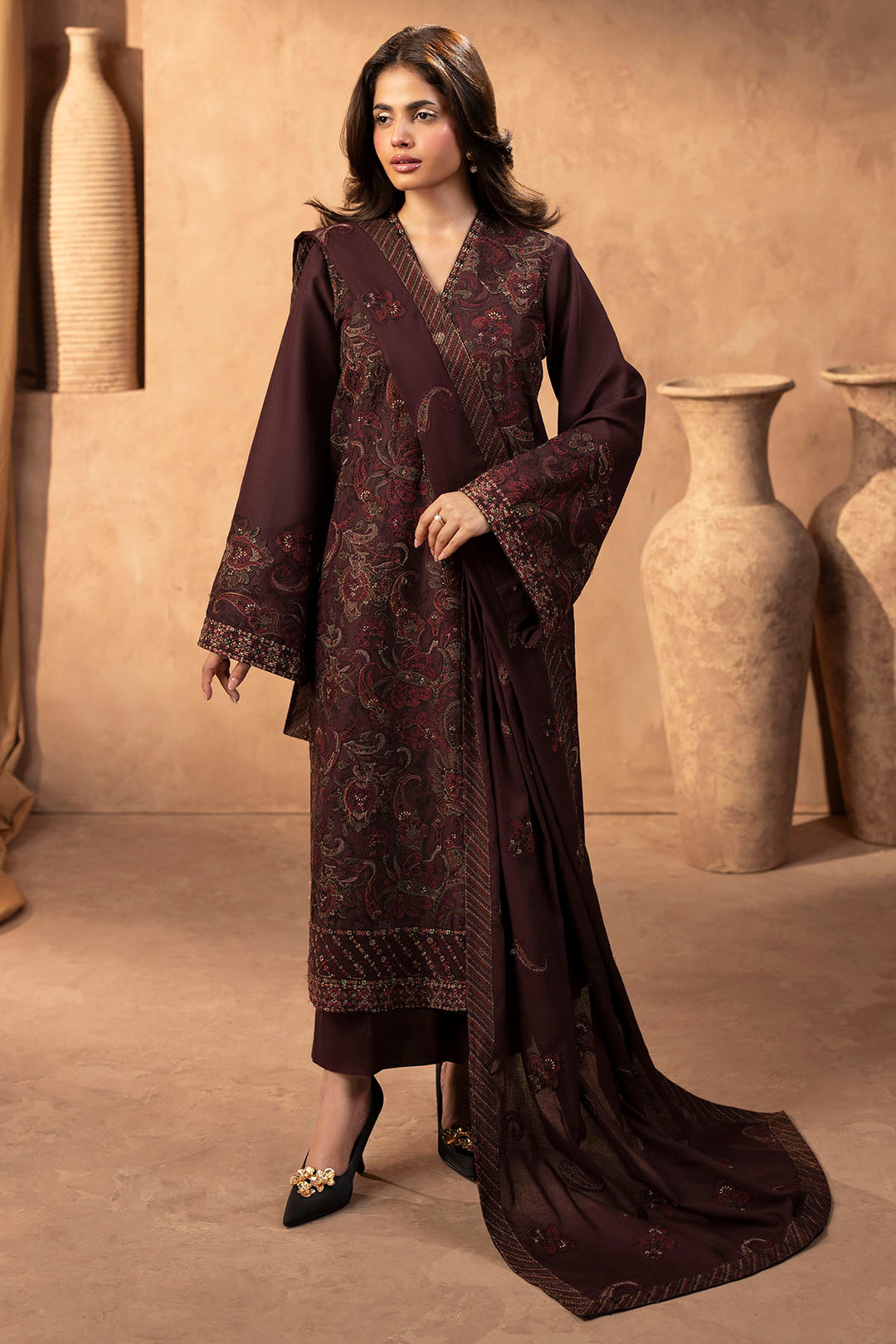 5681-GLADE EMBROIDERED KHADDAR STITCHED