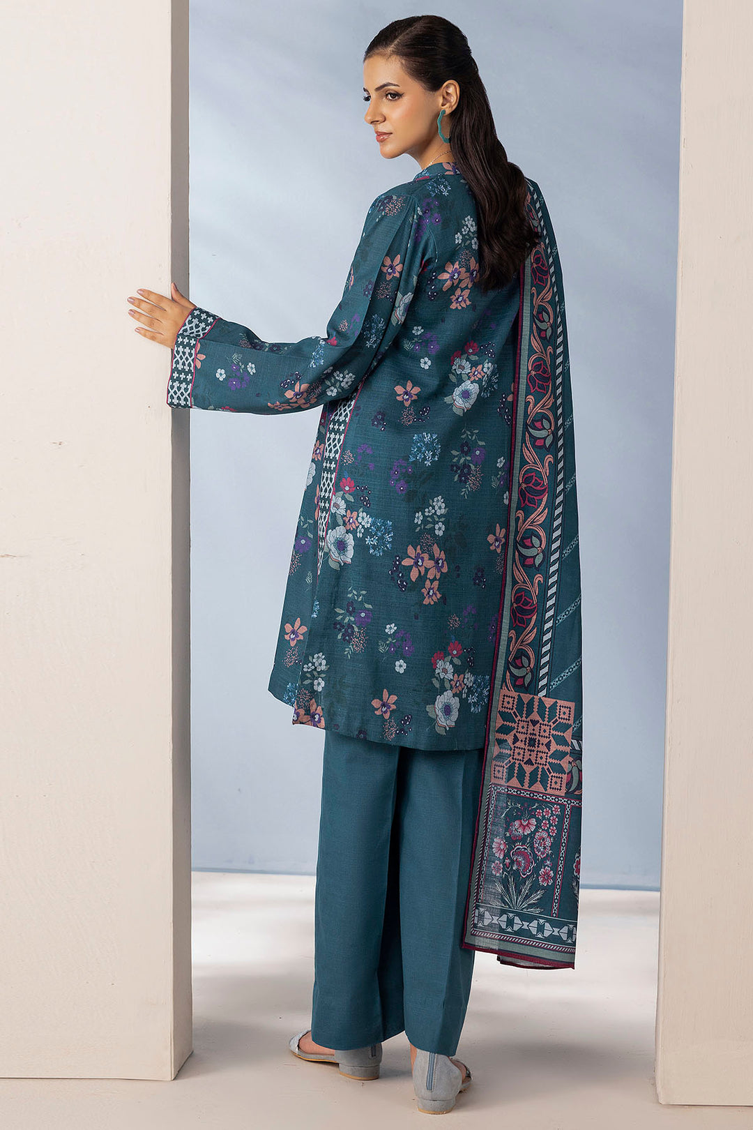 5721-SARA DIGITAL PRINTED KHADDAR STITCHED