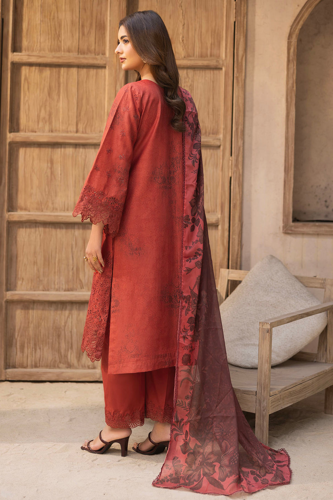 5730-AURA EMBROIDERED LAWN STITCHED