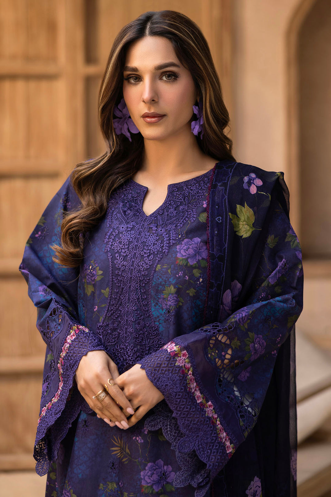 5736-MAJESTY EMBROIDERED LAWN UNSTITCHED