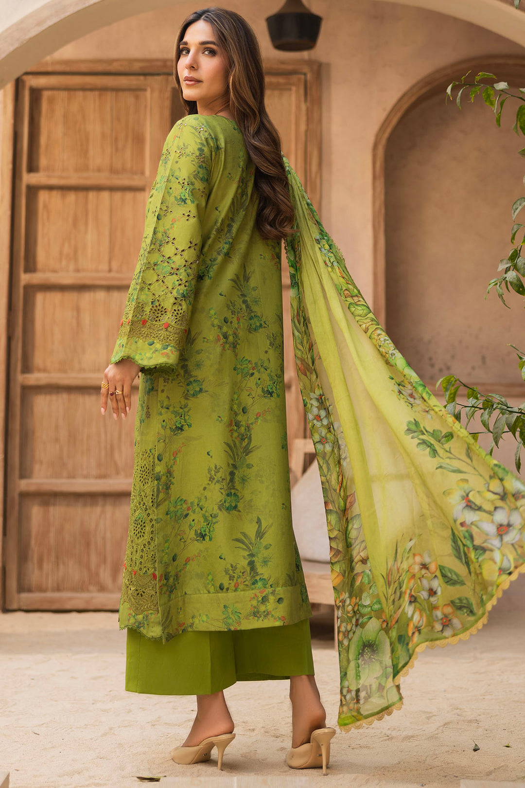 5737-GLAMORAIS EMBROIDERED LAWN UNSTITCHED