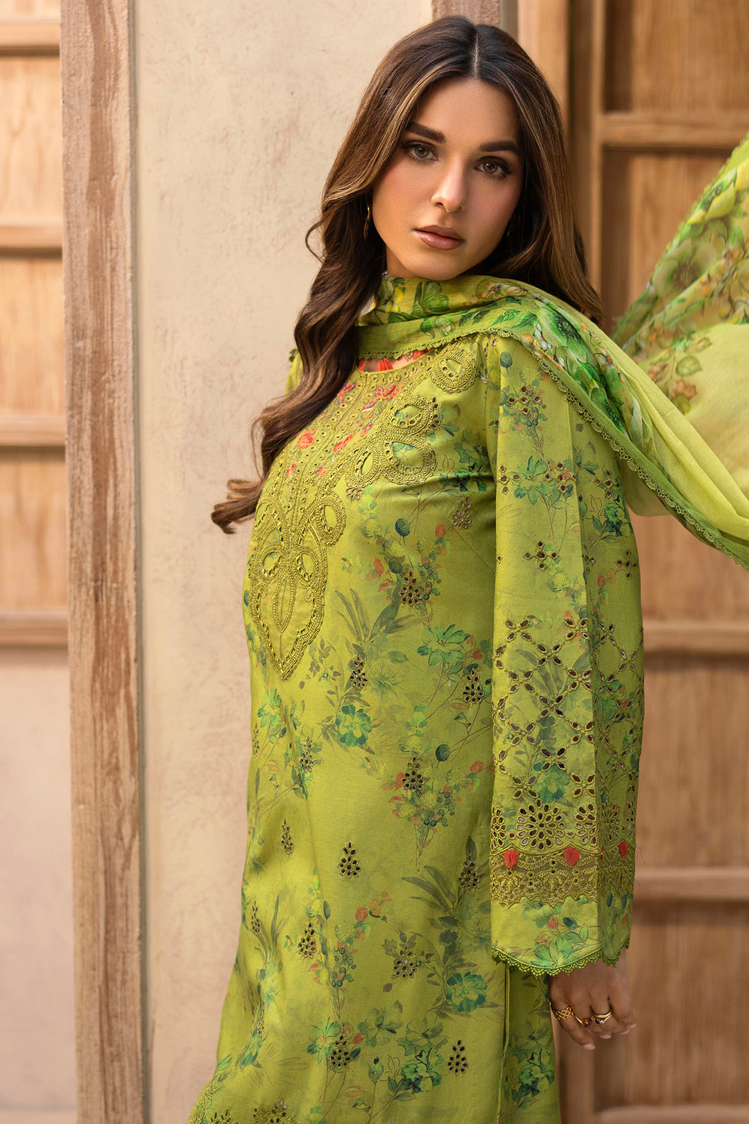 5737-GLAMORAIS EMBROIDERED LAWN UNSTITCHED