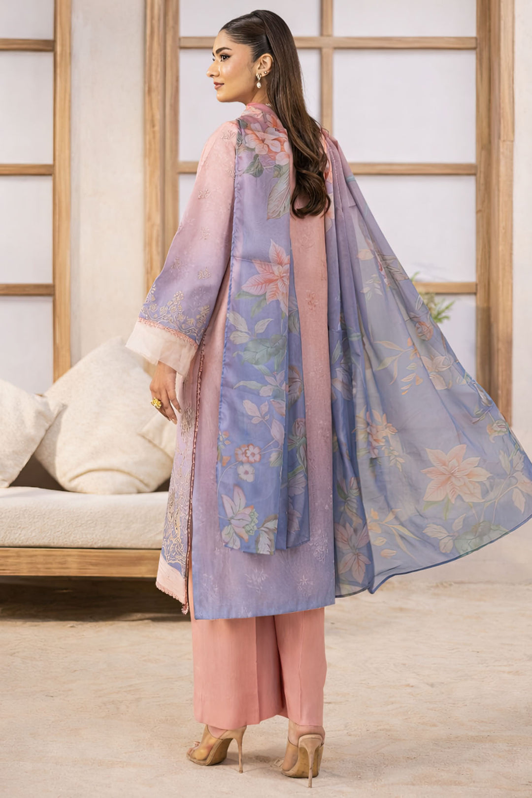 5813-LISA EMBROIDERED LAWN UNSTITCHED