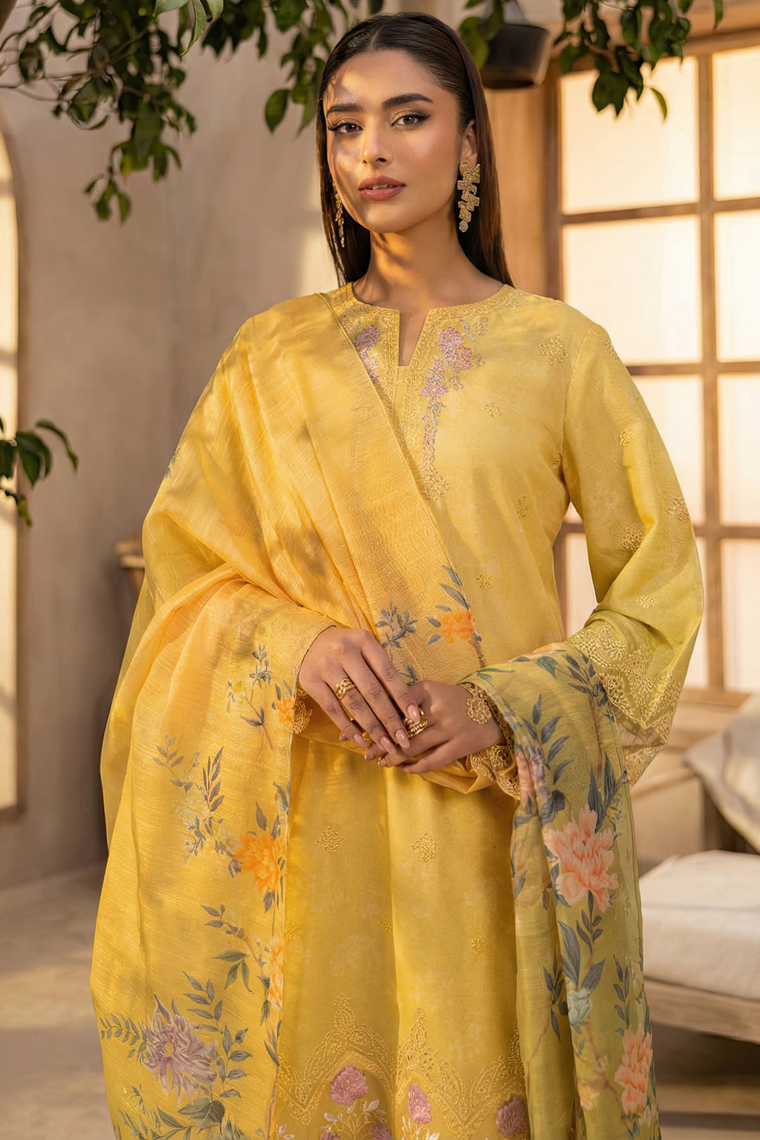 5818-REGALIA EMBROIDERED LAWN UNSTITCHED