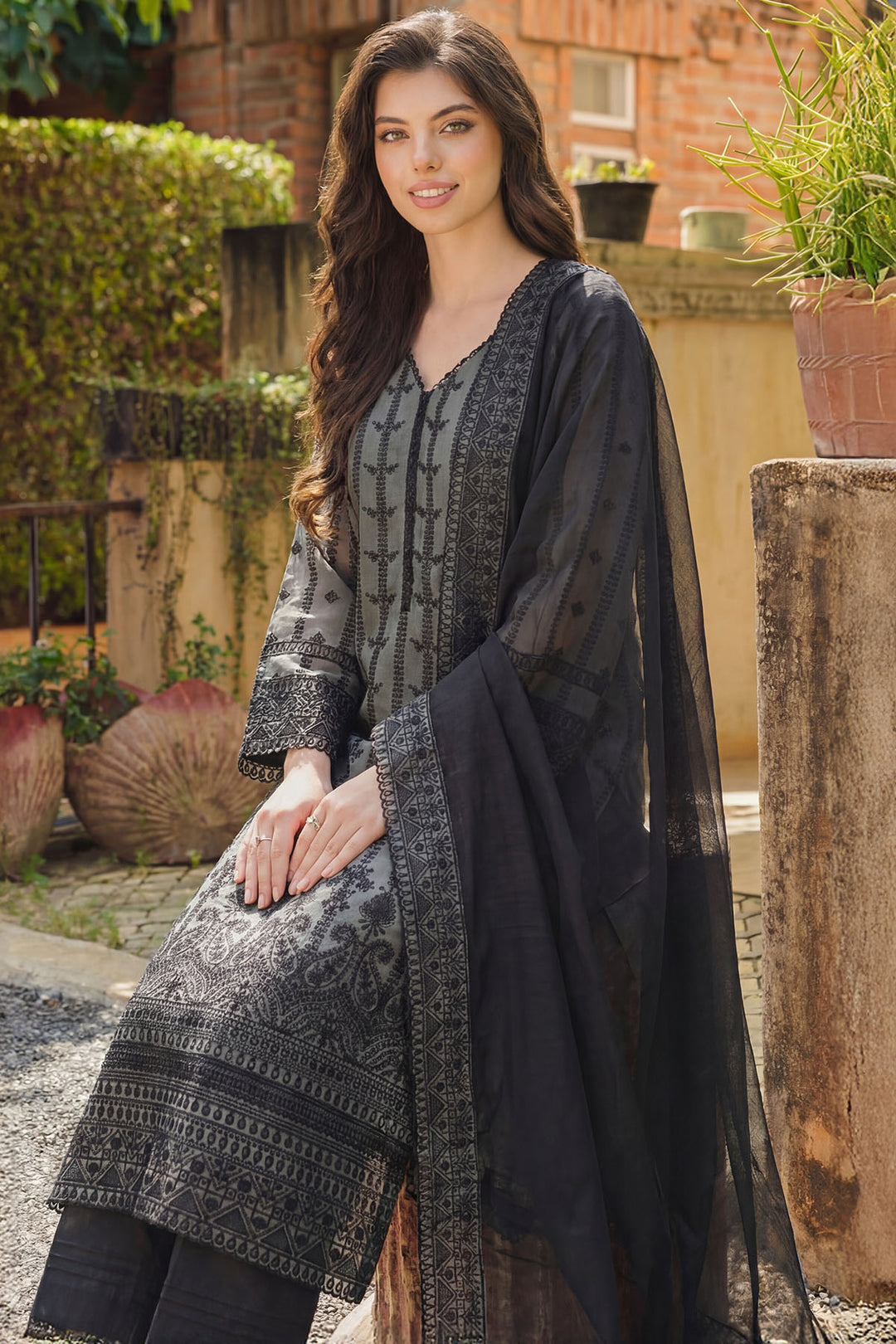 5842-LOTUS EMBROIDERED LAWN UNSTITCHED