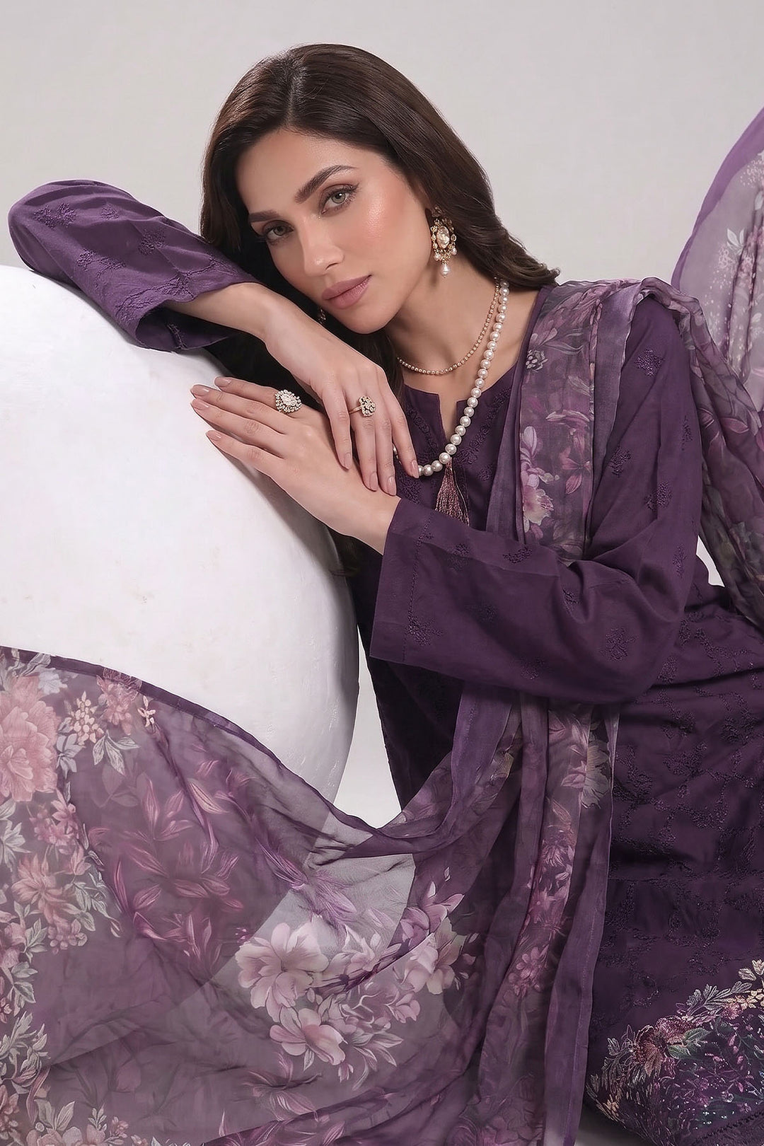 5883-IZEL EMBROIDERED LAWN UNSTITCHED