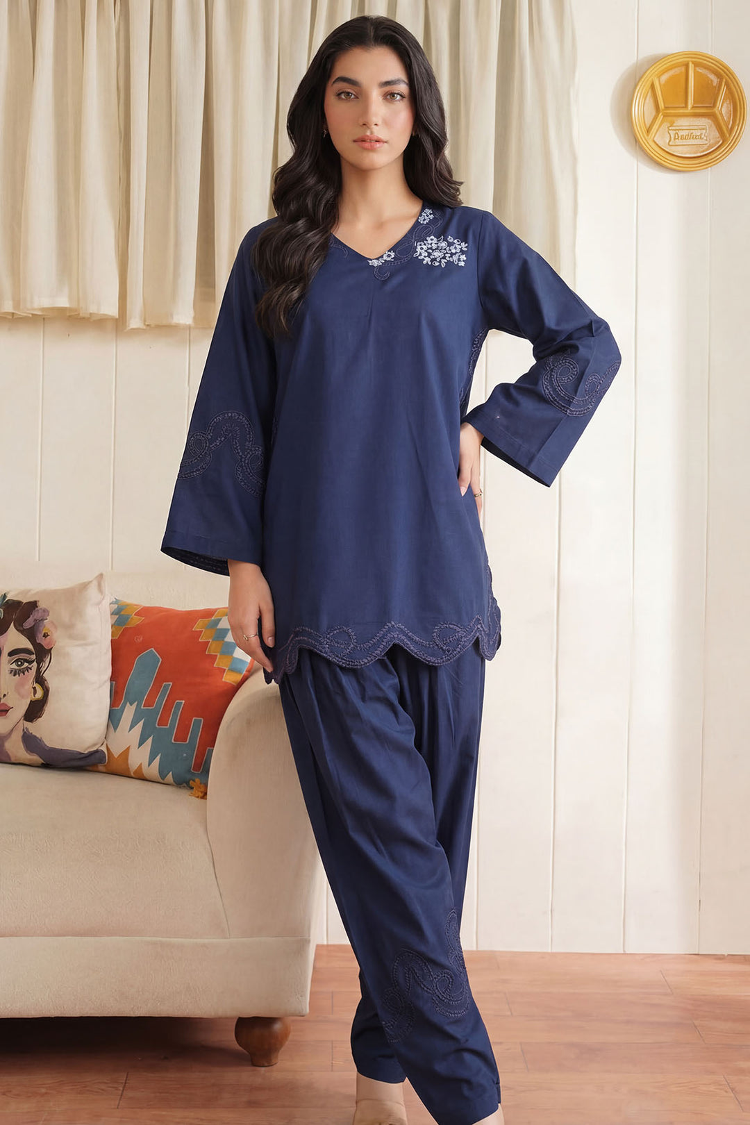 5947-NOA EMBROIDERED CAMBRIC STITCHED