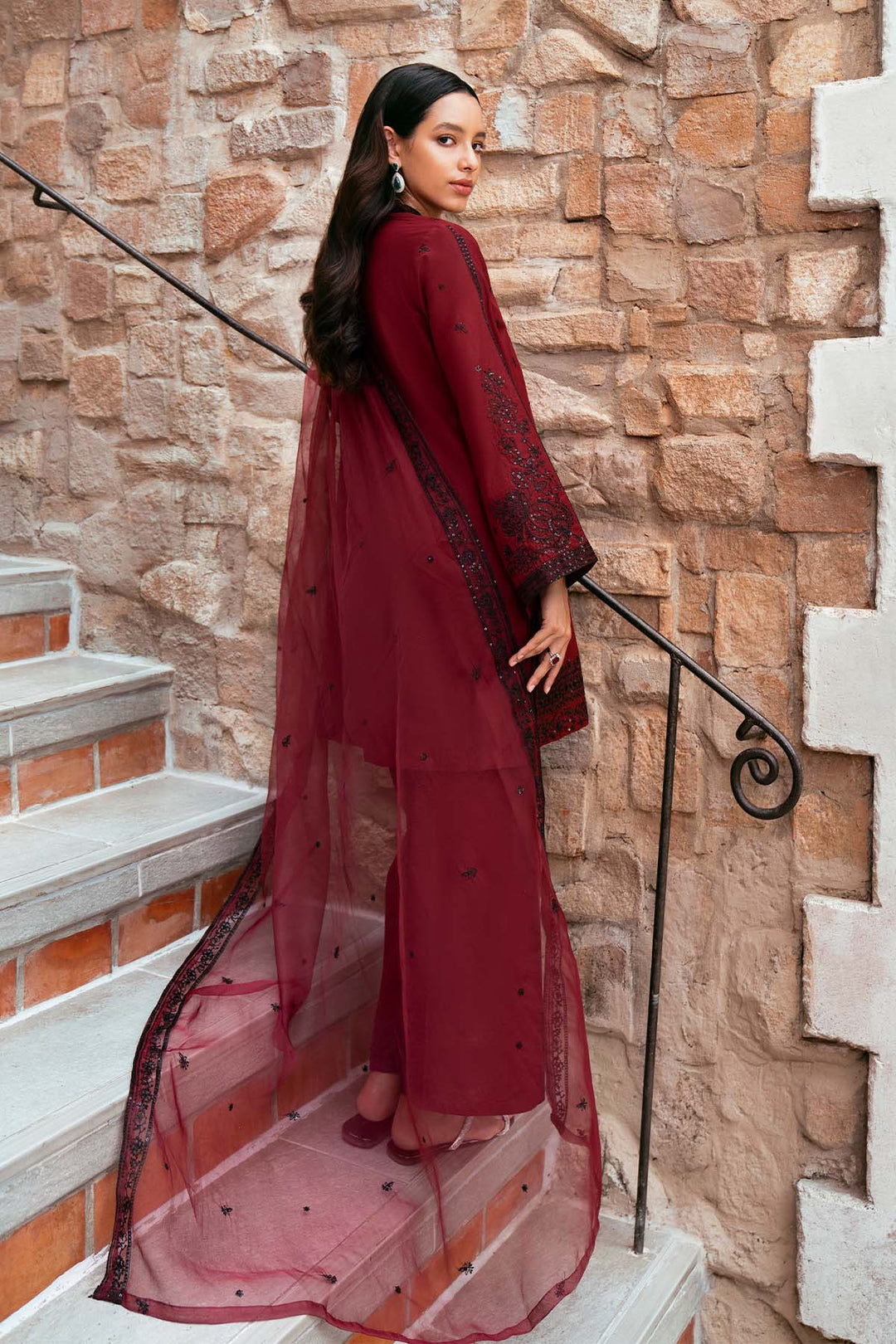 6000-AVOCADO EMBROIDERED LAWN STITCHED