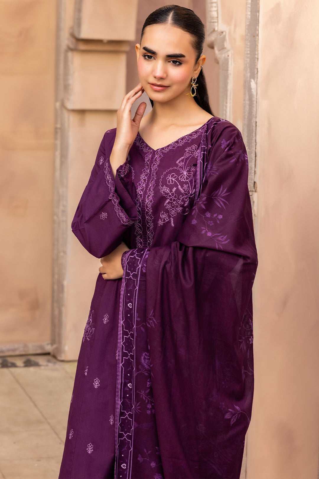 6031-HOORAB EMBROIDERED LAWN UNSTITCHED