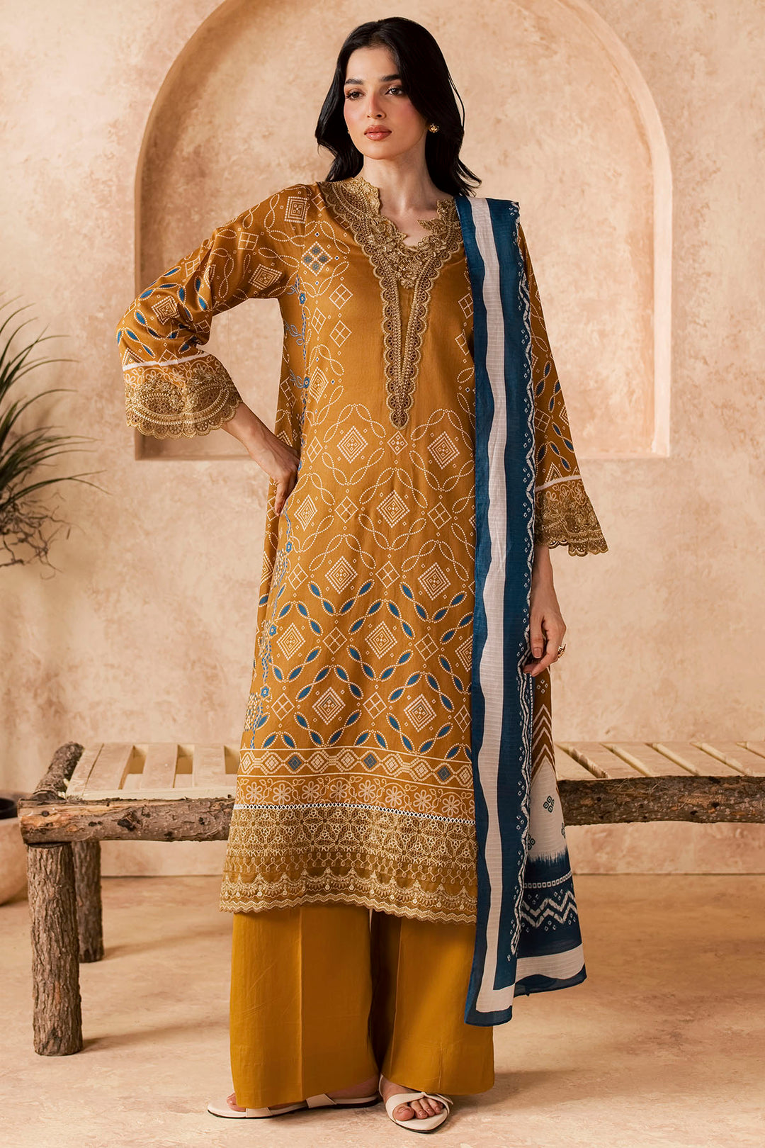 6161-FILA EMBROIDERED LAWN UNSTITCHED