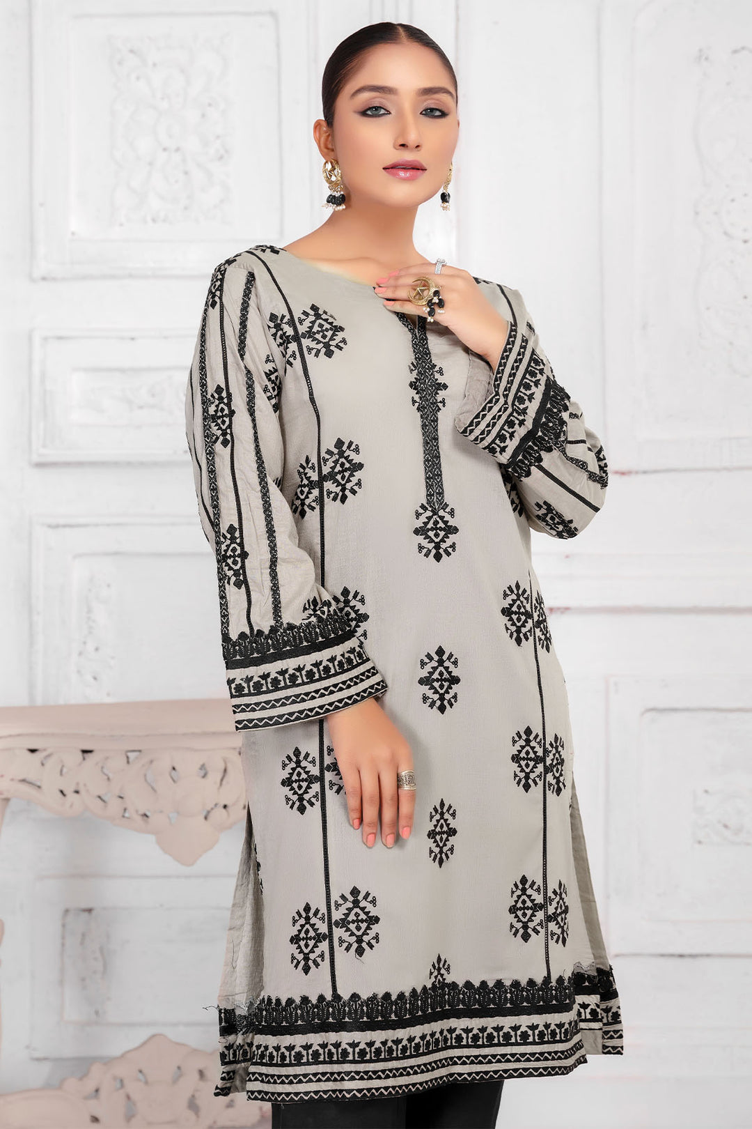 2507-KAMALA EMBROIDERED LAWN STITCHED