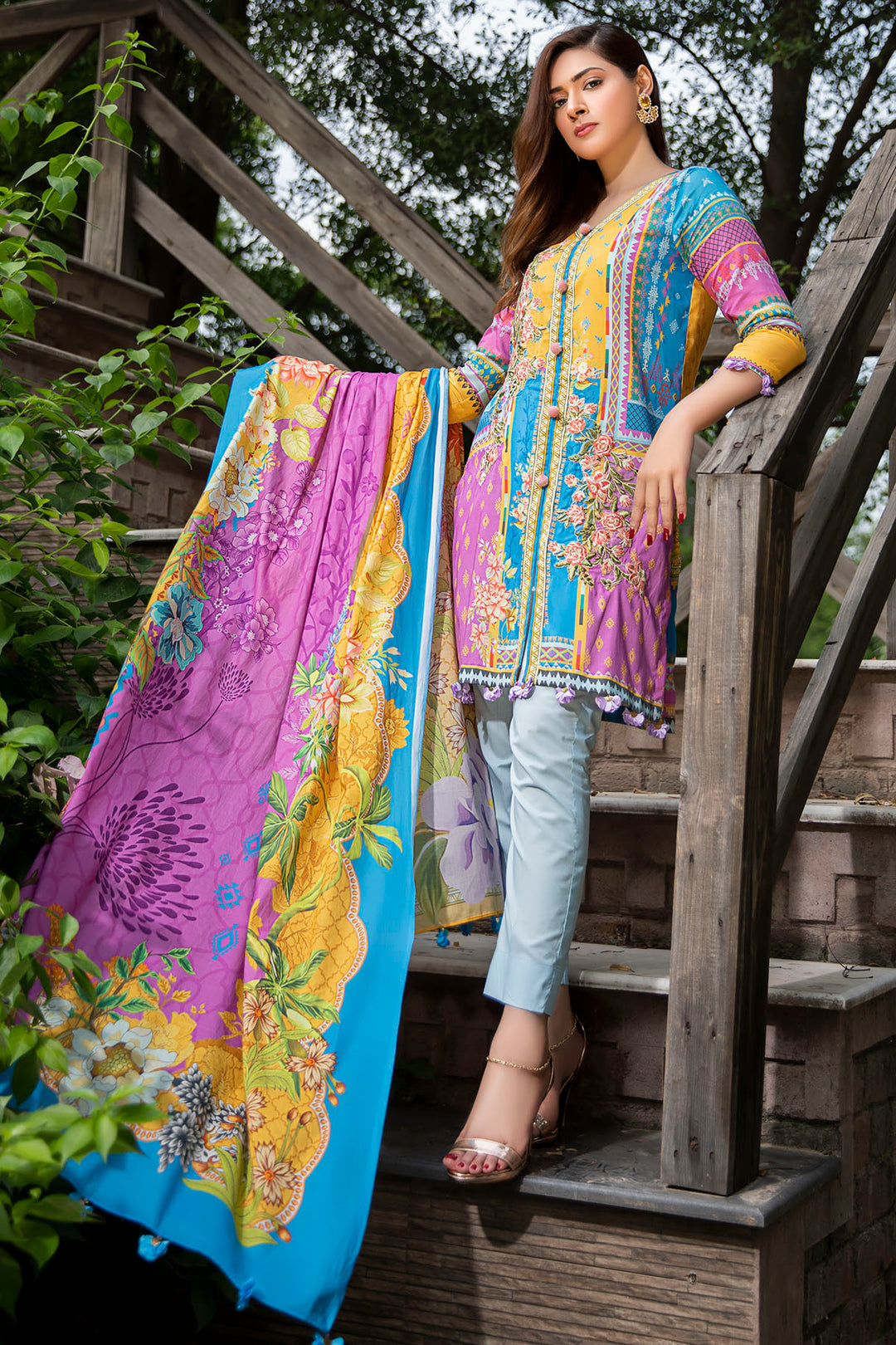 2547-SAPPHIRE-BLUE DIGITAL PRINTED LAWN UNSTITCHED
