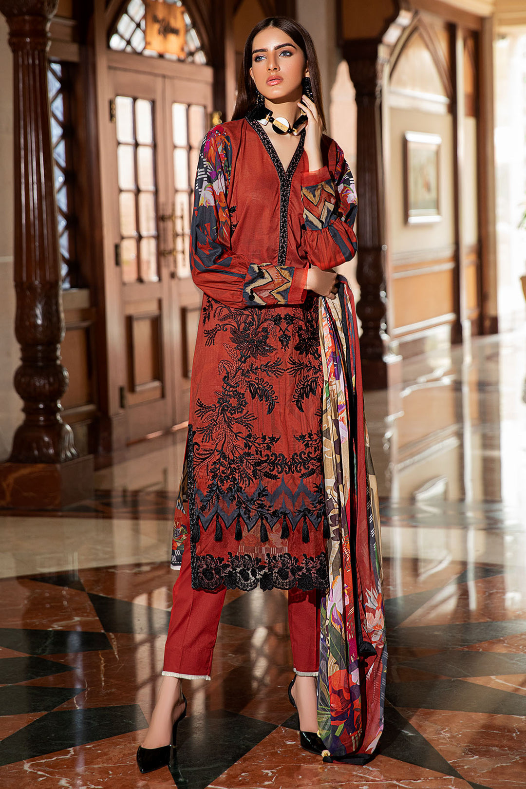 2595-RED-WOOD DIGITAL PRINTED LAWN UNSTITCHED