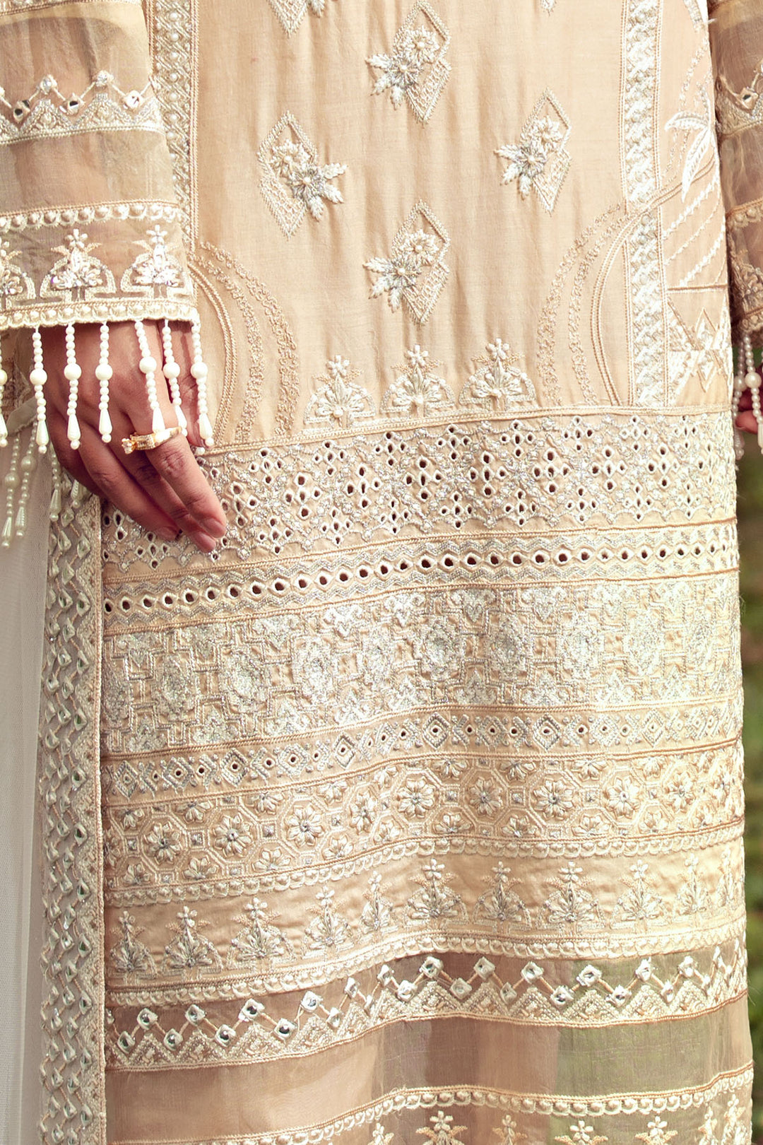 2795-SAND-STONE EMBROIDERED LAWN STITCHED