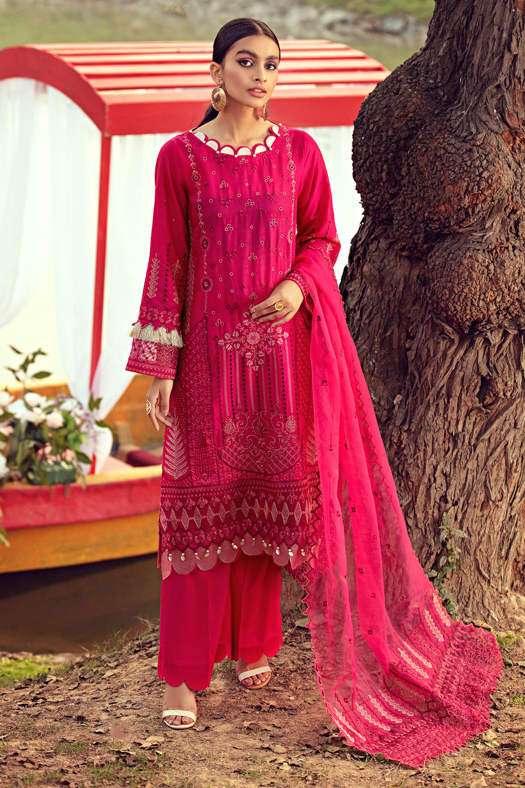 2812-FASCIA EMBROIDERED LAWN UNSTITCHED