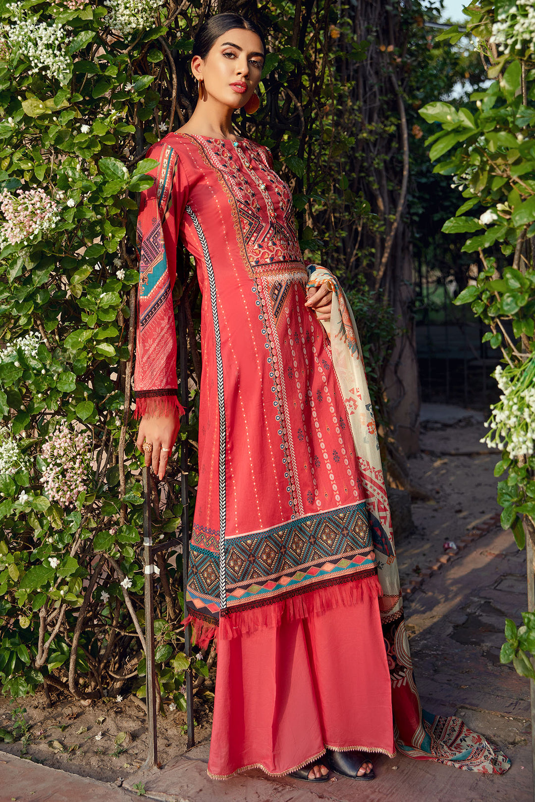 2890-ARABESQUE DIGITAL PRINTED LAWN UNSTITCHED