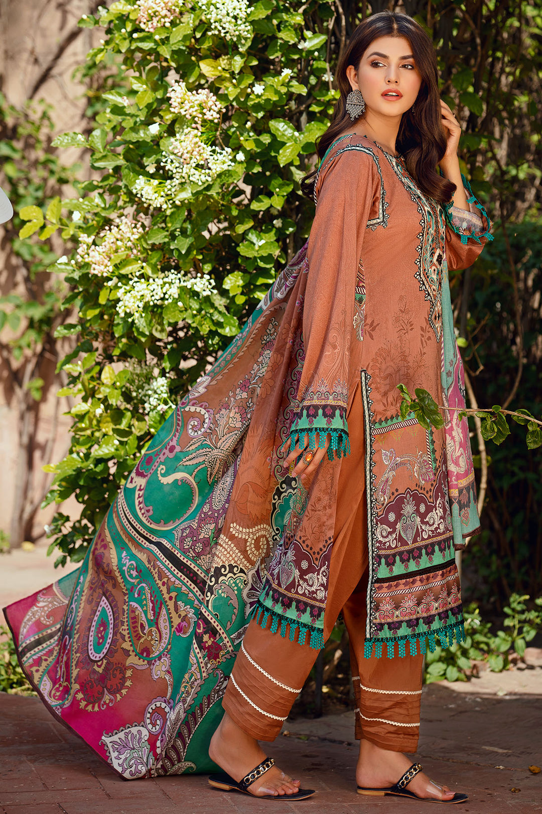 2902-GISELLA DIGITAL PRINTED LAWN UNSTITCHED