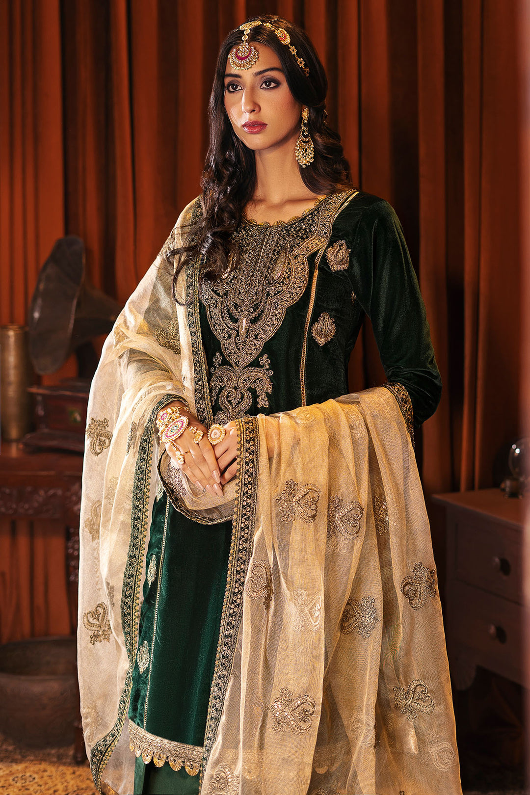 3164-NOOR-JAHAN EMBROIDERED VELVET UNSTITCHED