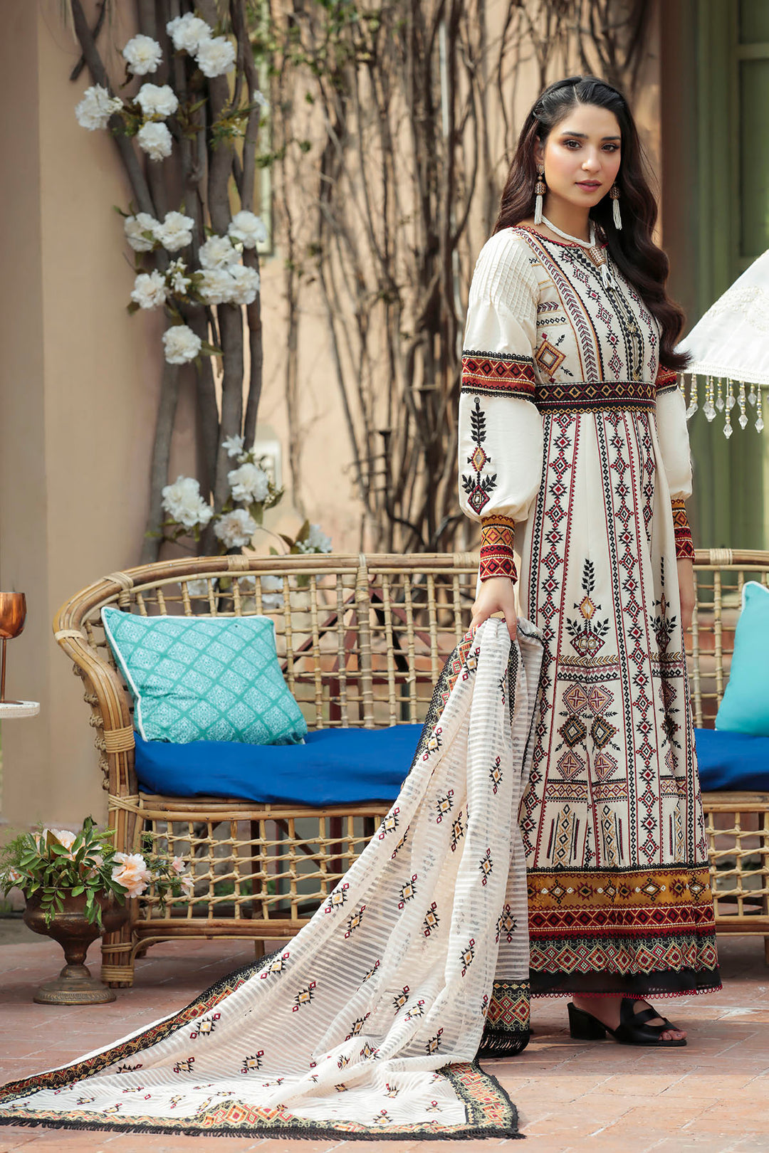 3196-GEOMETRIC-GORDEN EMBROIDERED LAWN UNSTITCHED