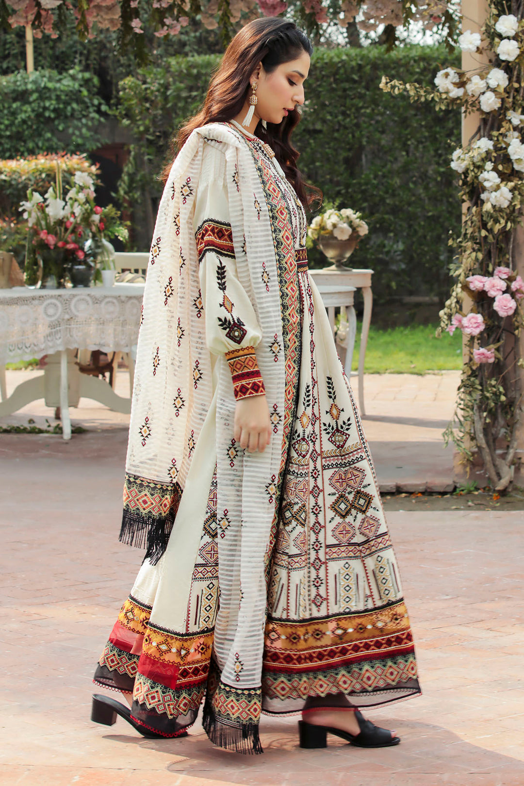 3196-GEOMETRIC-GORDEN EMBROIDERED LAWN UNSTITCHED
