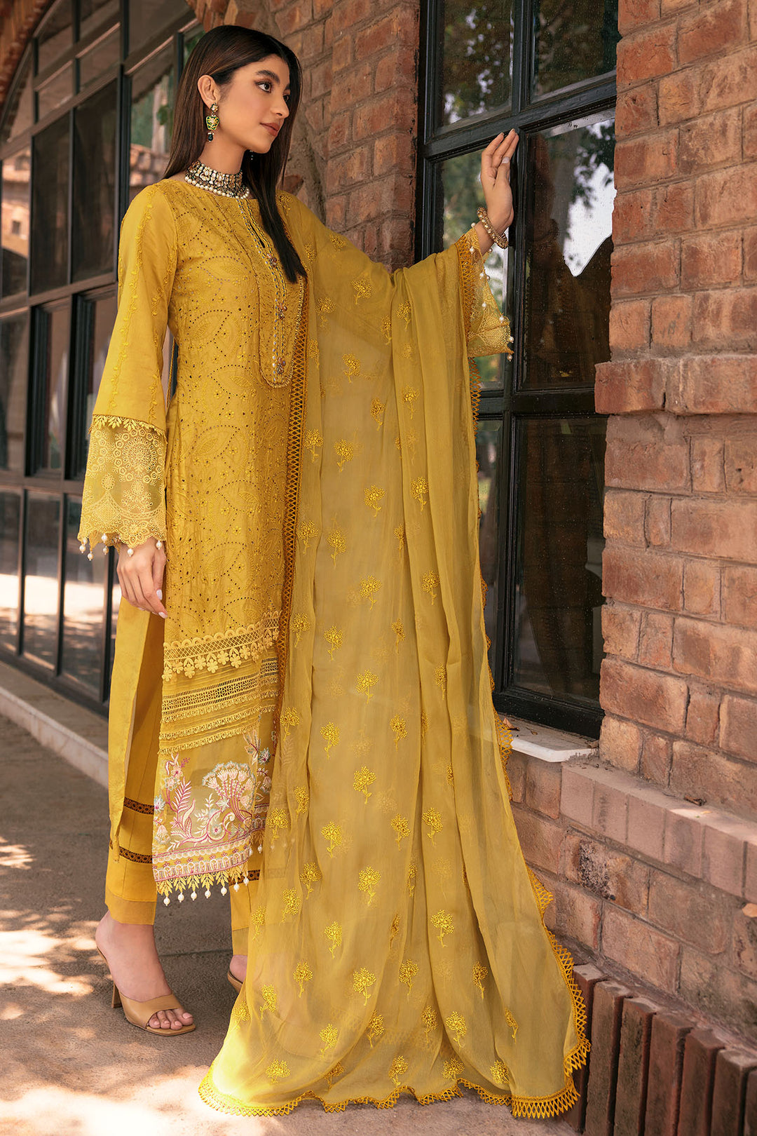 3390-DELNAZ EMBROIDERED LAWN UNSTITCHED