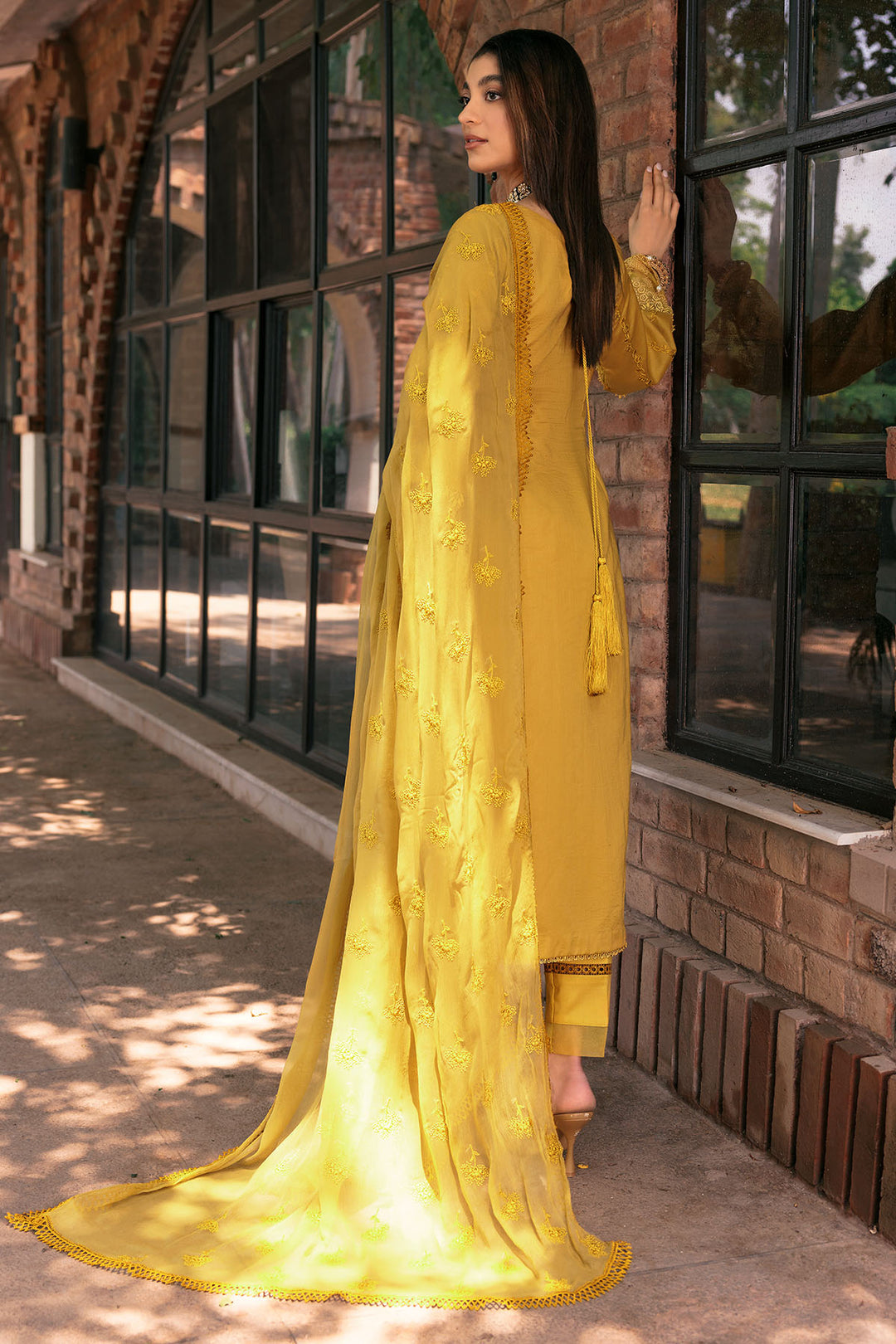 3390-DELNAZ EMBROIDERED LAWN UNSTITCHED