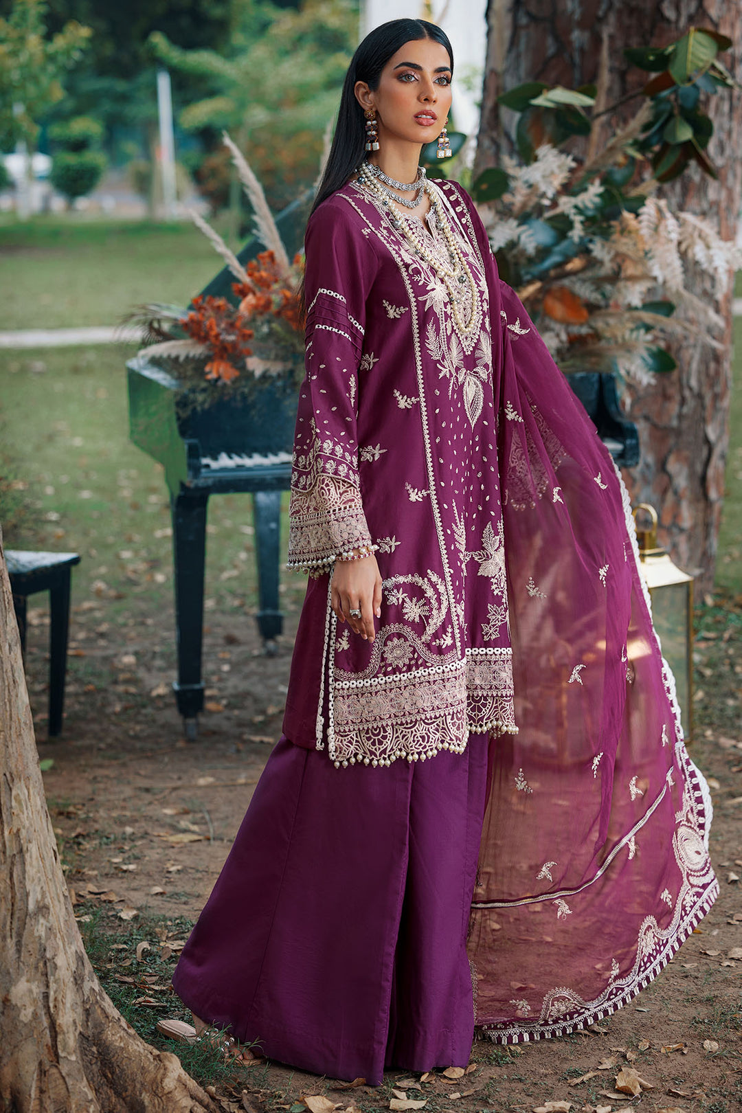 3488-CALDER EMBROIDERED COTTON SATIN UNSTITCHED