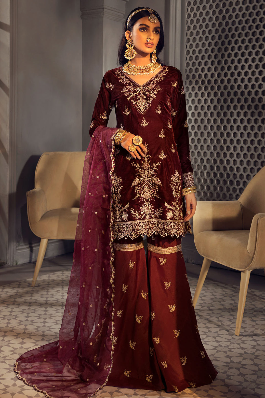 3773-TERN EMBROIDERED VELVET UNSTITCHED