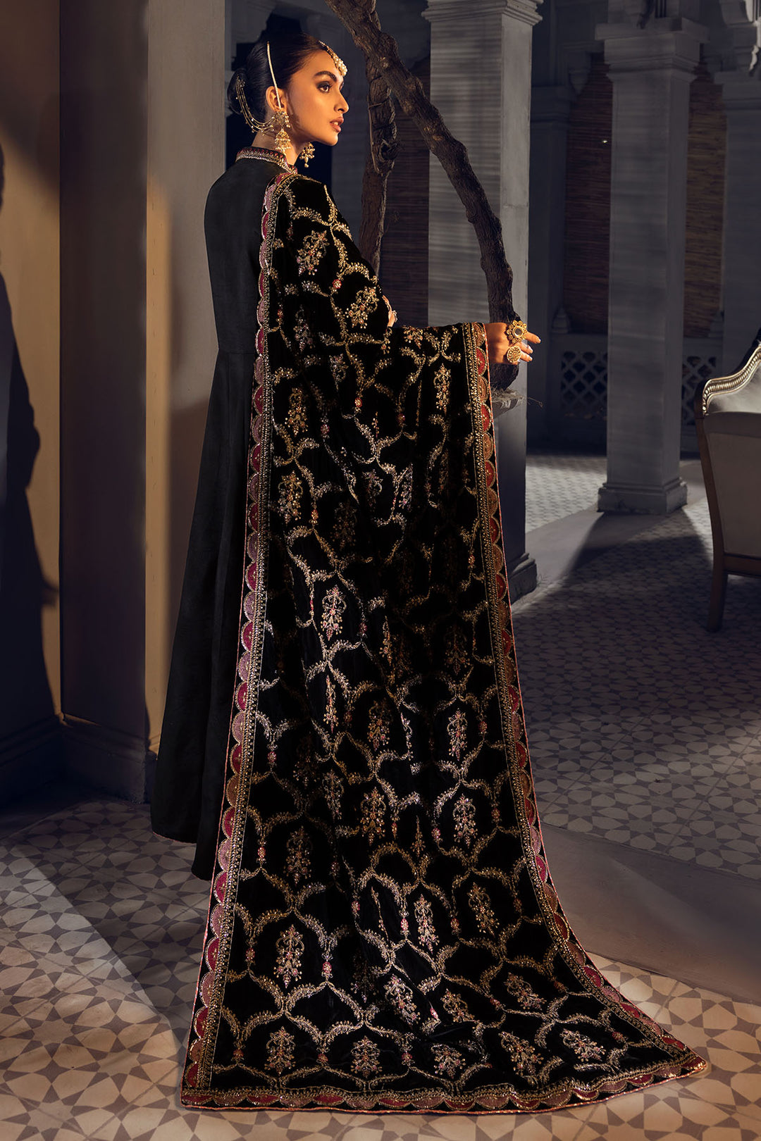 3780-SCAD EMBROIDERED SILK UNSTITCHED
