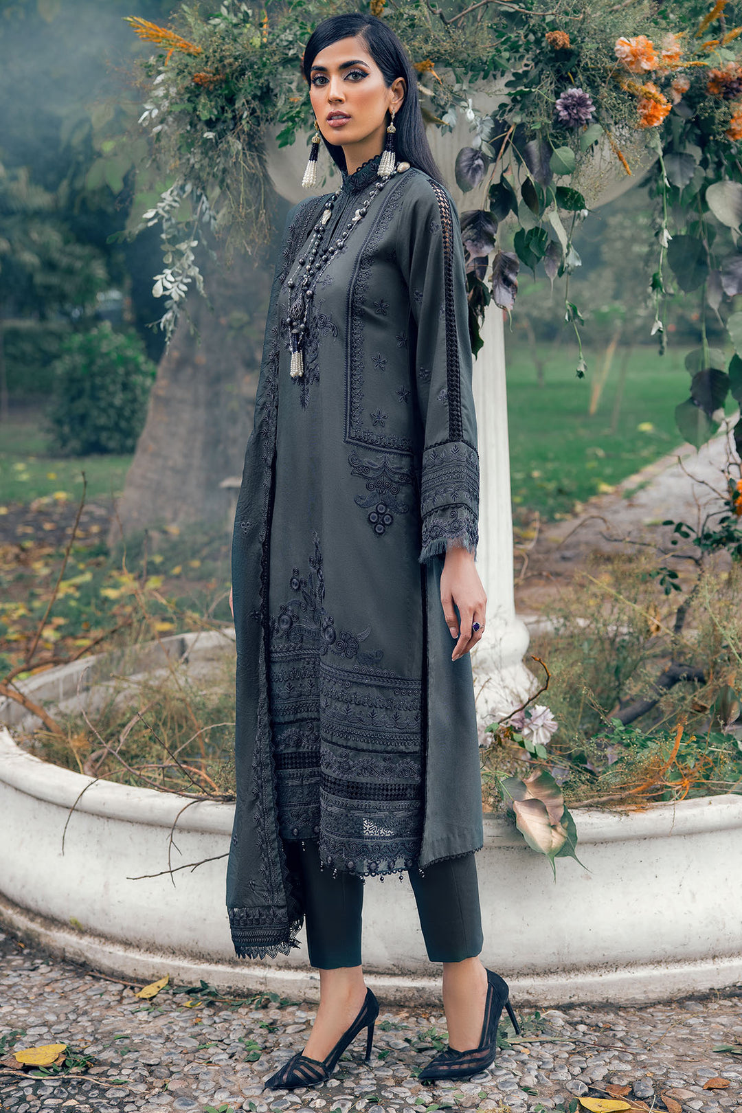 3783-GALIA EMBROIDERED LINEN STITCHED