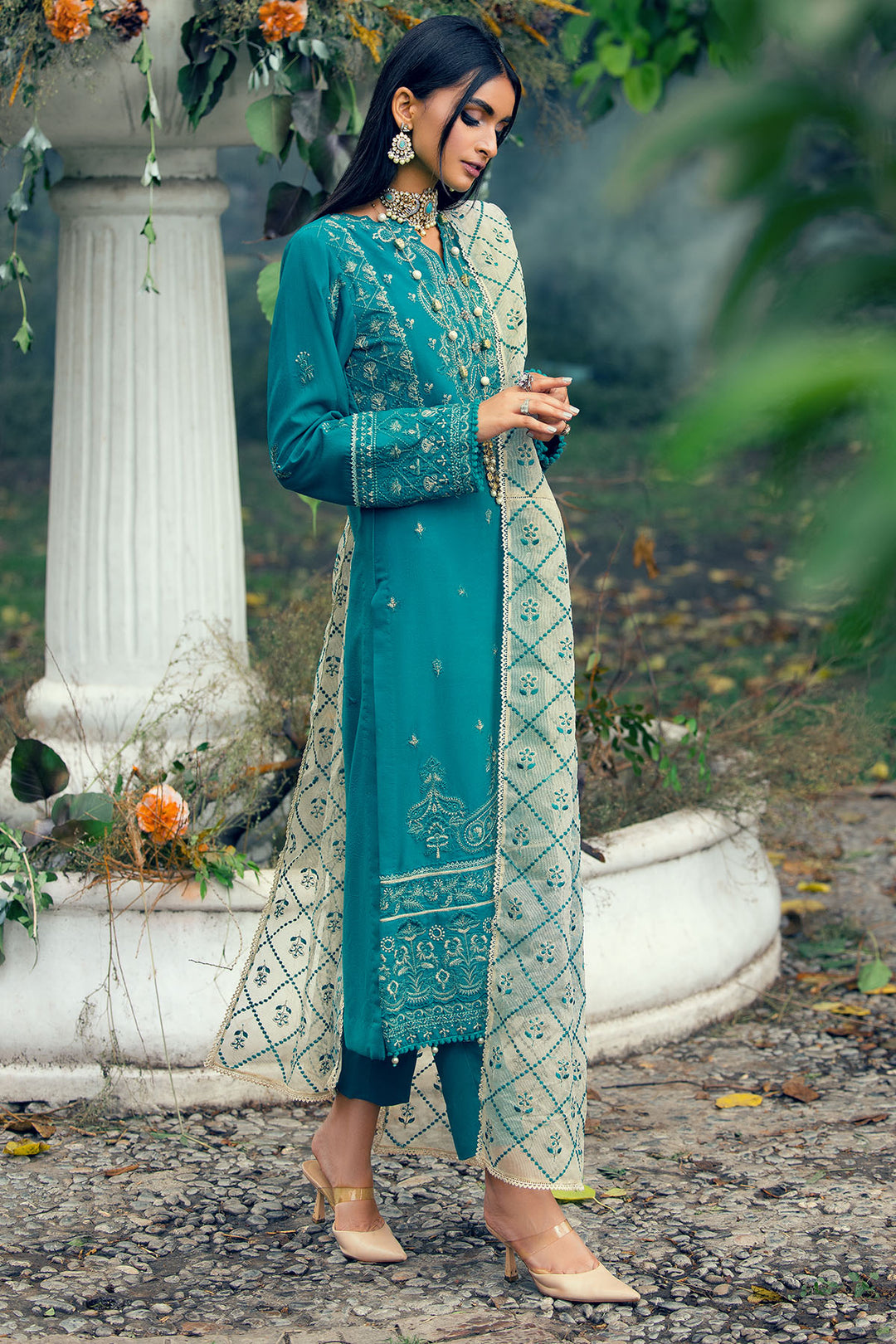 3787-CHARENTAIS EMBROIDERED LINEN UNSTITCHED