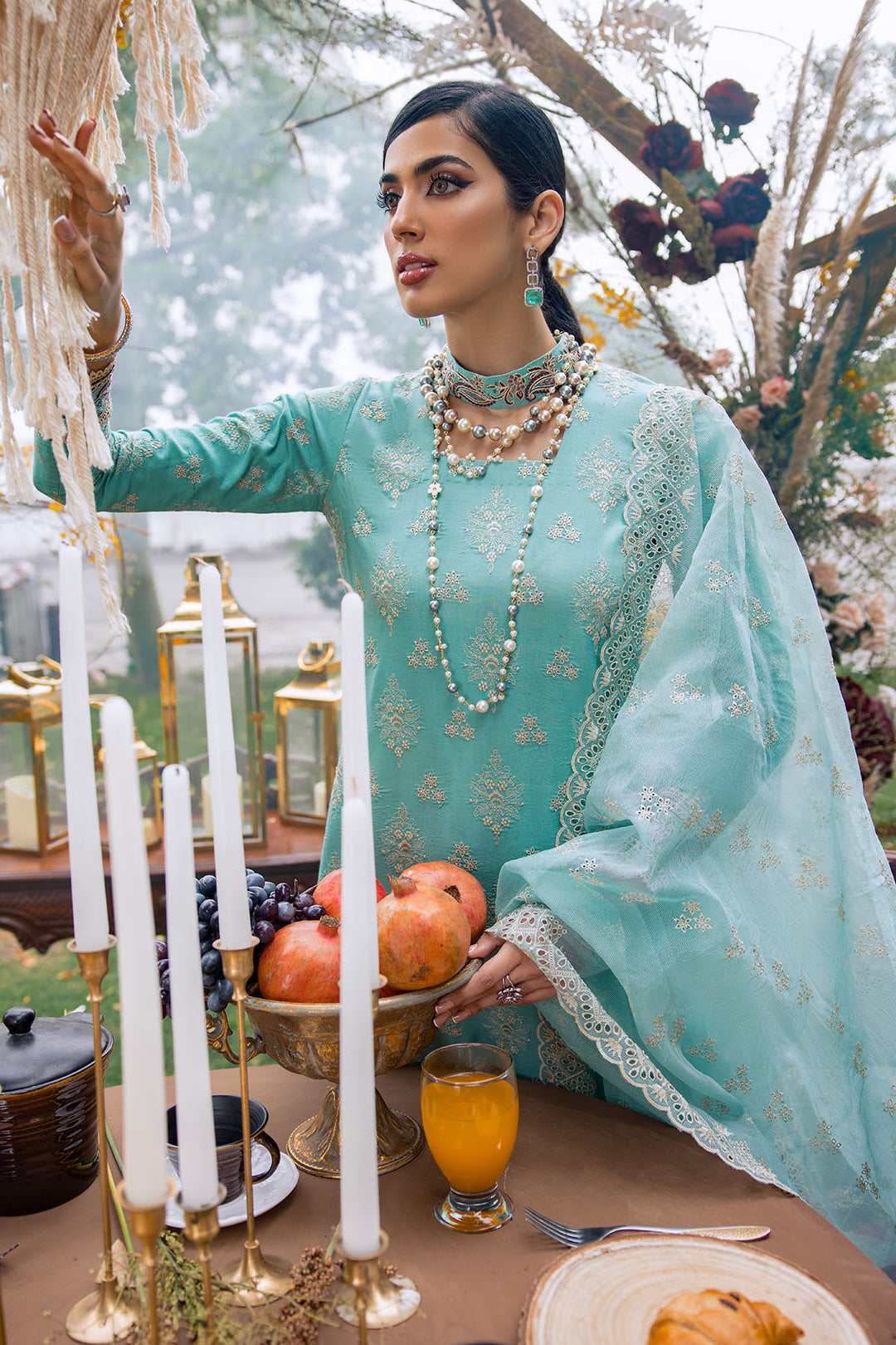 3789-LAPINS EMBROIDERED LINEN STITCHED