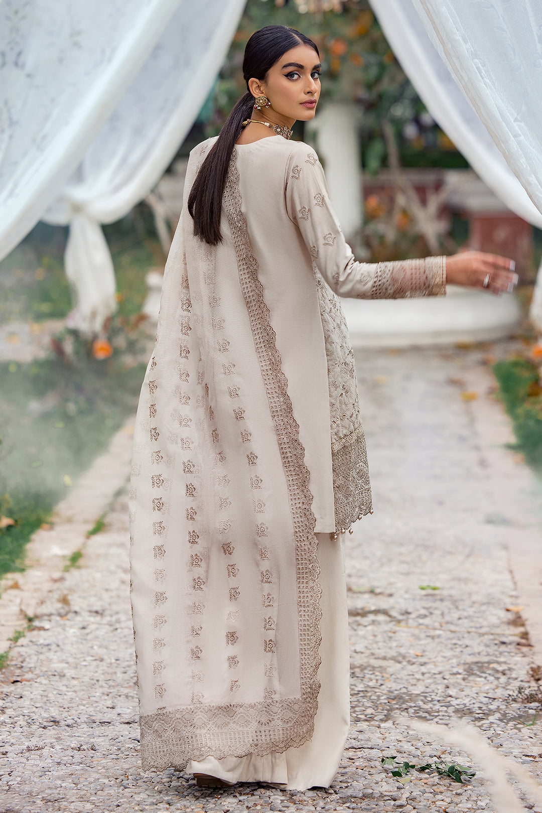 3792-BING EMBROIDERED LINEN UNSTITCHED