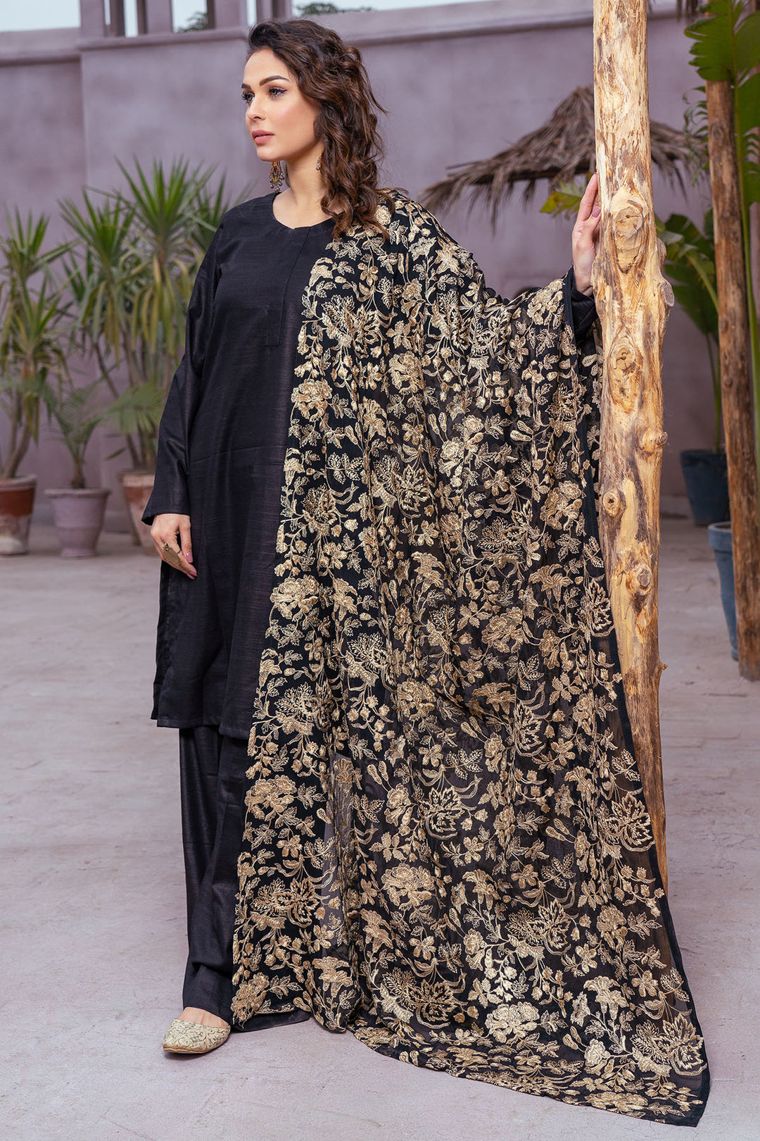 3818-KIWANO EMBROIDERED CHIFFON SHAWL
