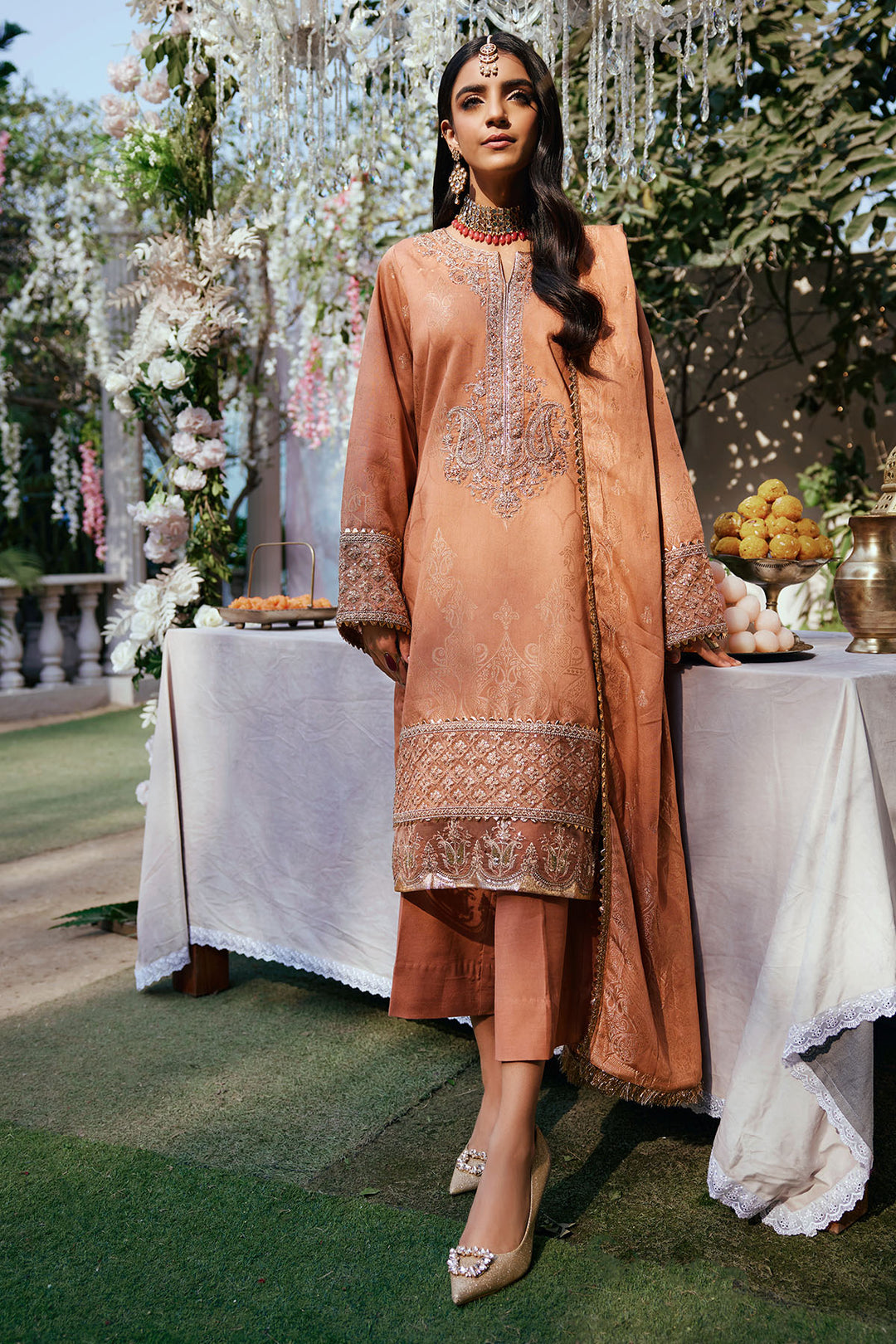 3870-LAILA EMBROIDERED JACQUARD STITCHED