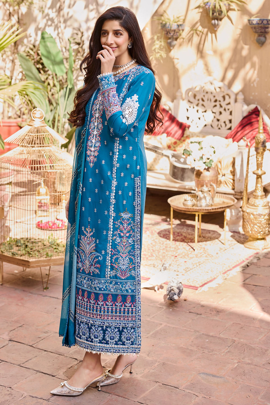 4050-VIDA EMBROIDERED LAWN STITCHED