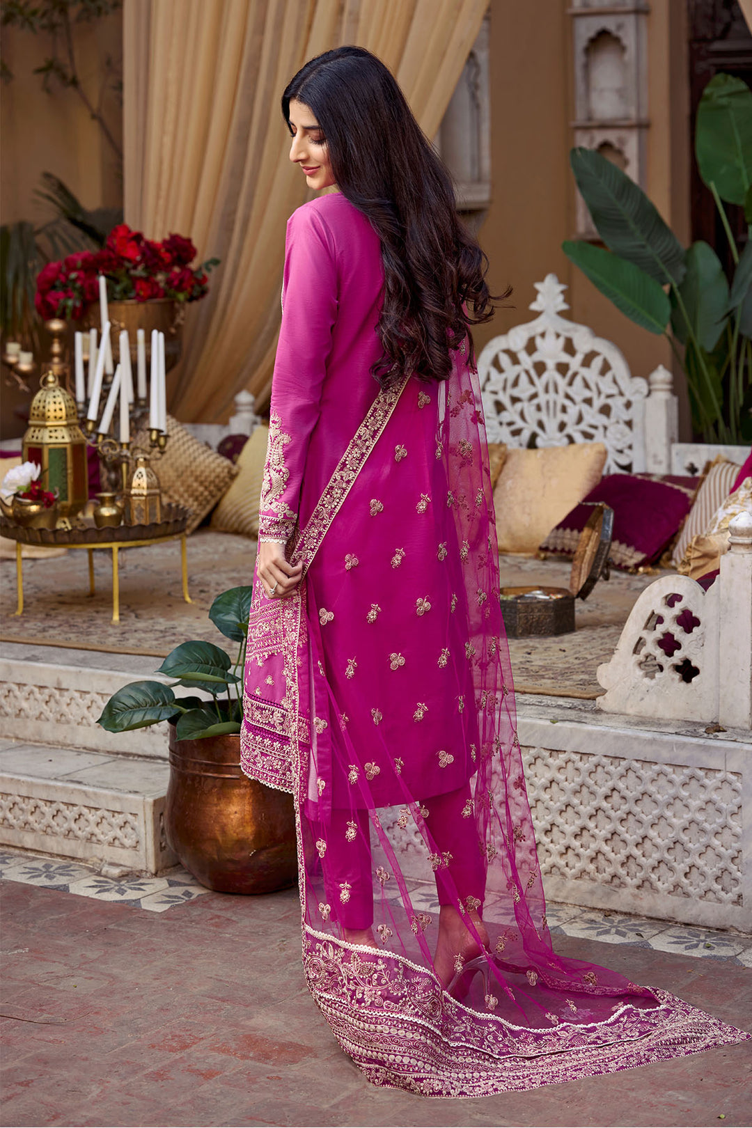 4042-AMAANI EMBROIDERED LAWN STITCHED