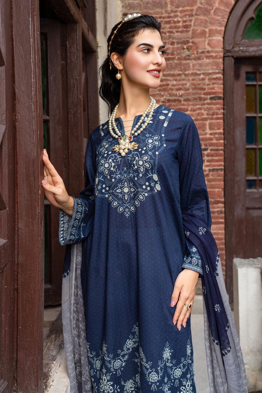 0205-PRINT-A DIGITAL PRINTED LAWN STITCHED